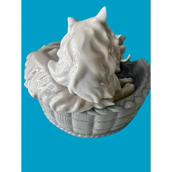 LLADRO #6652 "Kitty Care" Mother Cat in Basket w/ Kittens original box. New - Picture 7 of 13